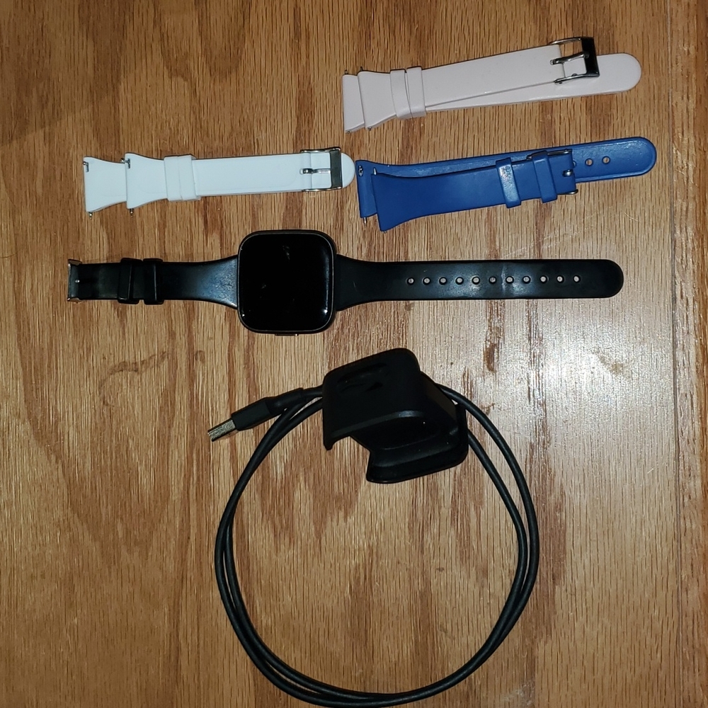 Fitbit Versa 2 - image 1